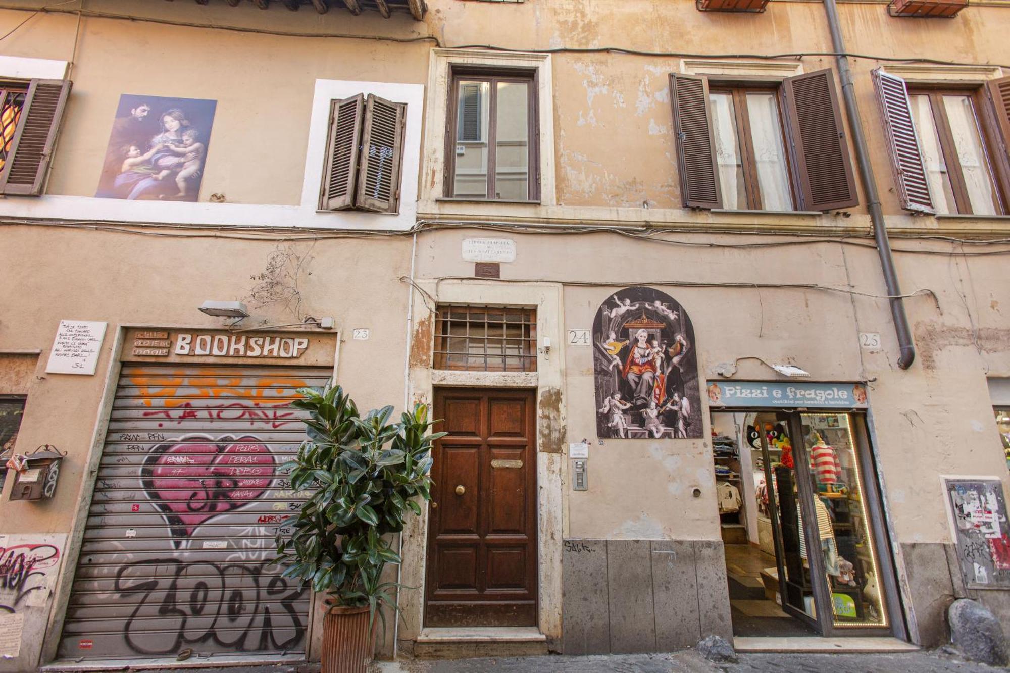 Happy Trastevere In Рим Екстериор снимка